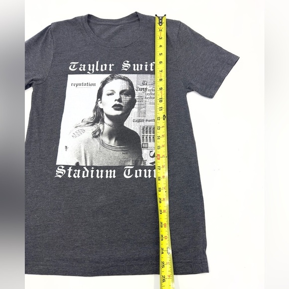 Taylor Swift Reputation Stadium Tour Concert Tee Shirt Size Small Gray 2018 - Picture 8 of 9